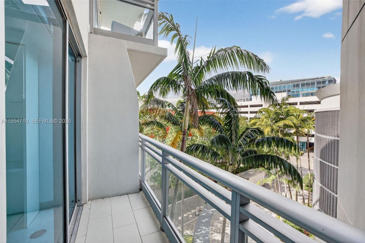 2950 NE 188th St, Unit 302, Aventura, FL 33180 Photo