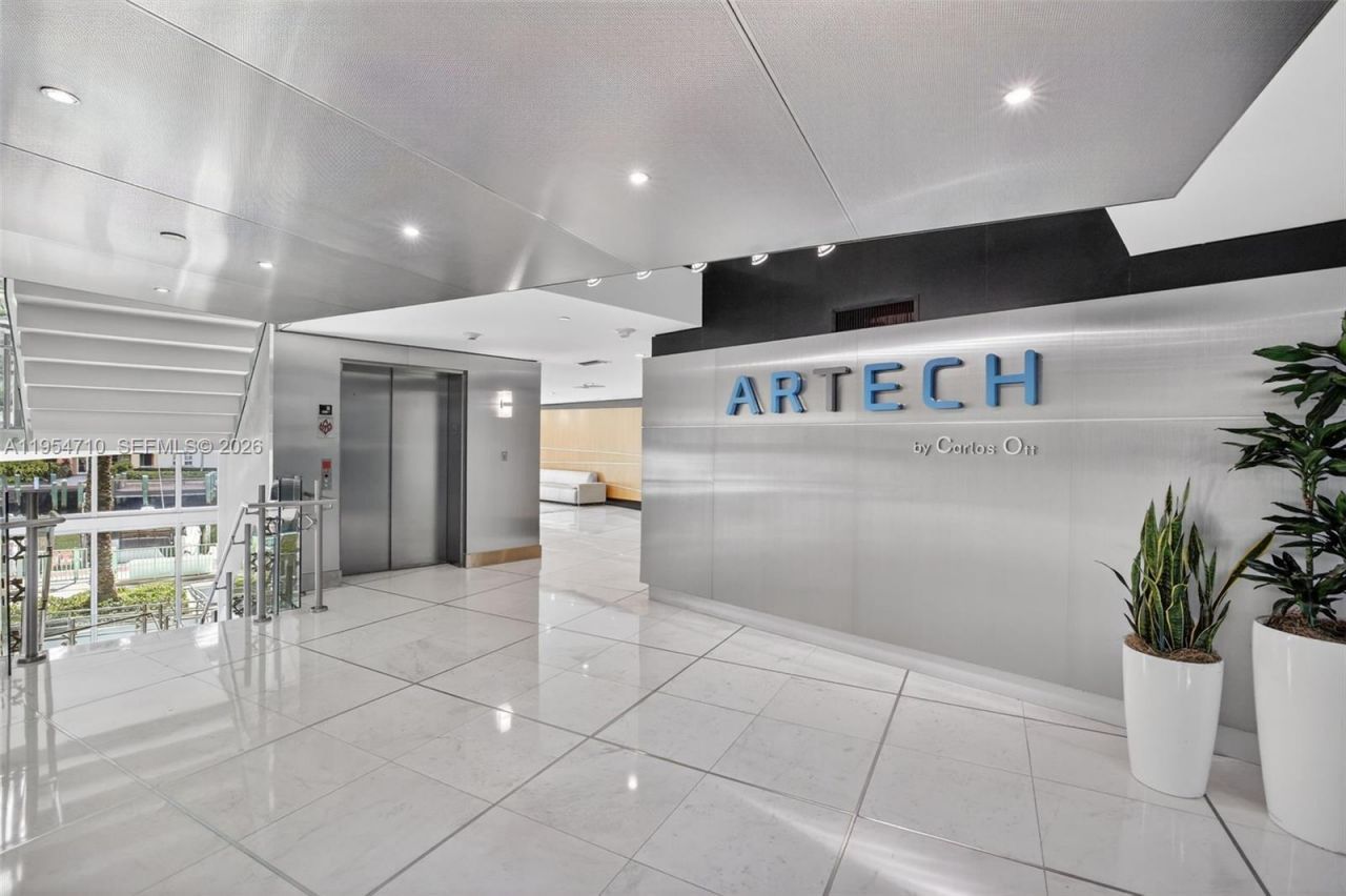 2950 NE 188th St, Unit 302, Aventura, FL 33180 Photo