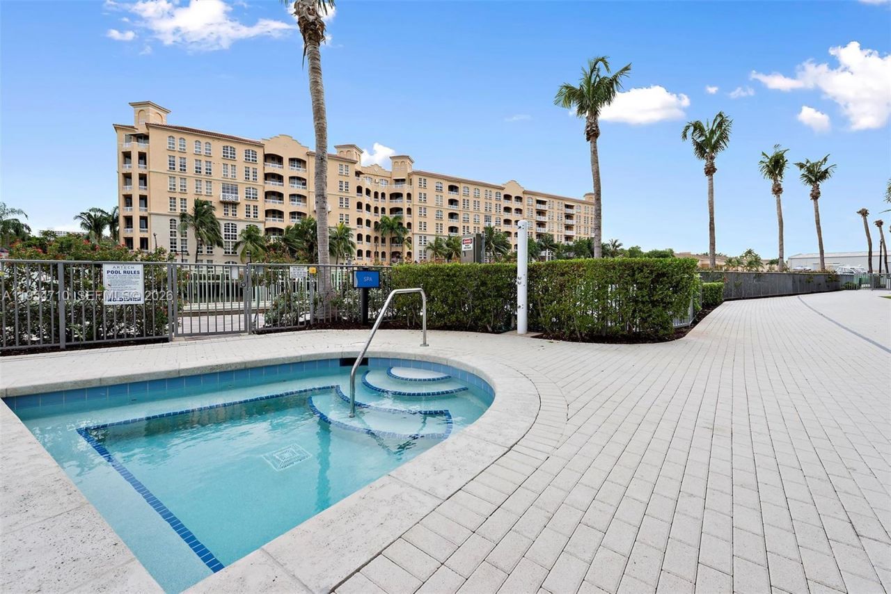 2950 NE 188th St, Unit 302, Aventura, FL 33180 Photo