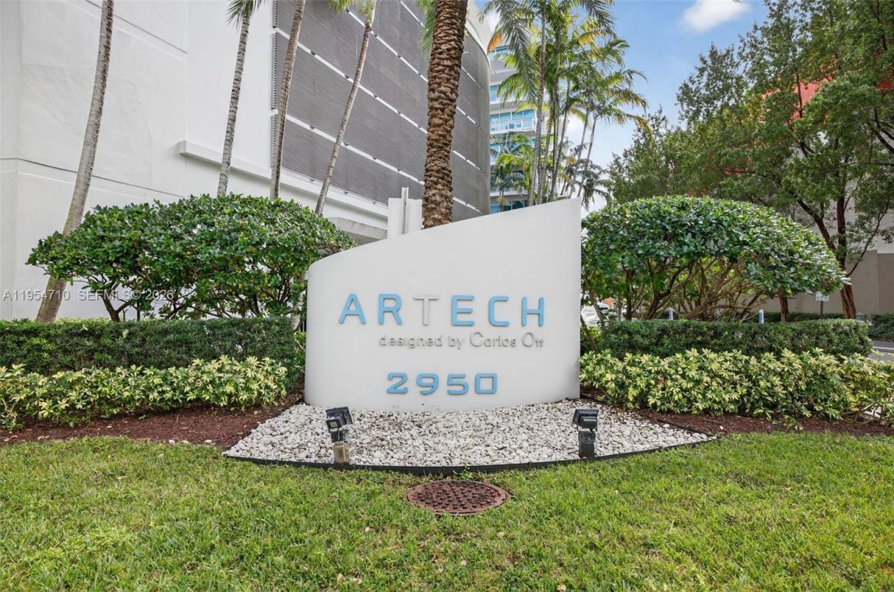 2950 NE 188th St, Unit 302, Aventura, FL 33180 Photo