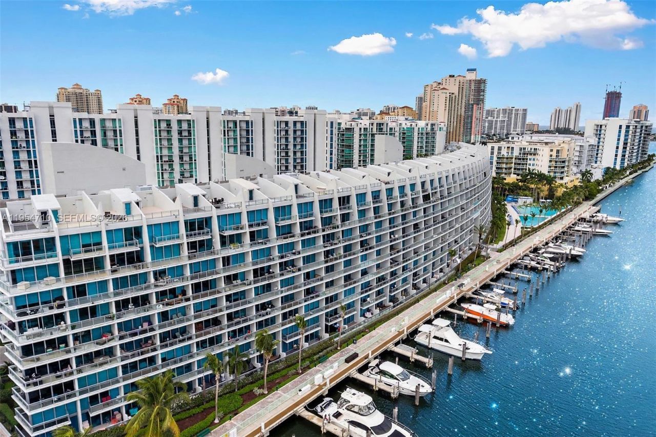 2950 NE 188th St, Unit 302, Aventura, FL 33180 Photo