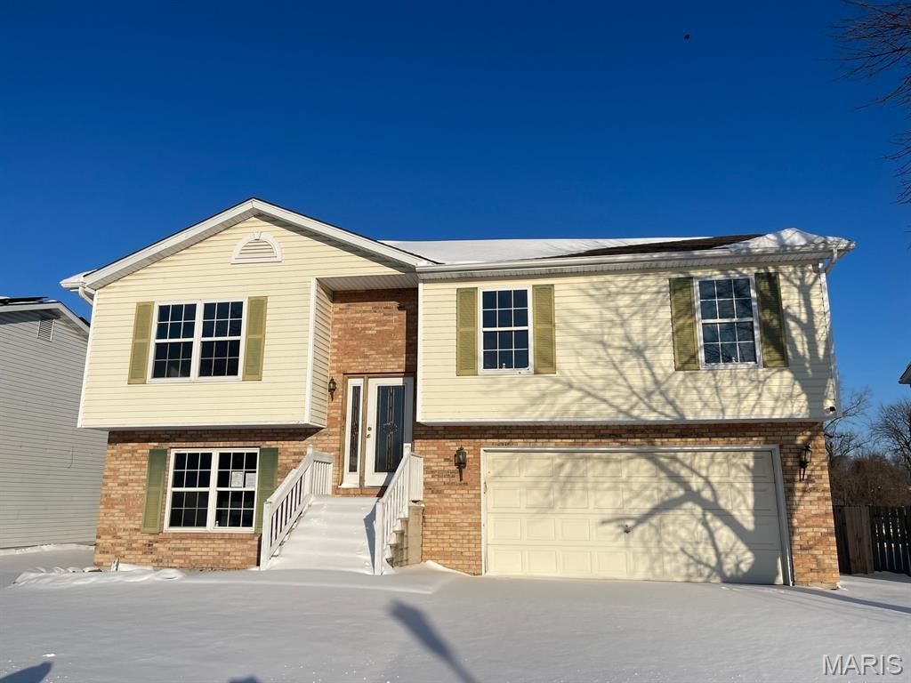 5129 Stacey Drive, Granite City, IL 62040 Main Photo