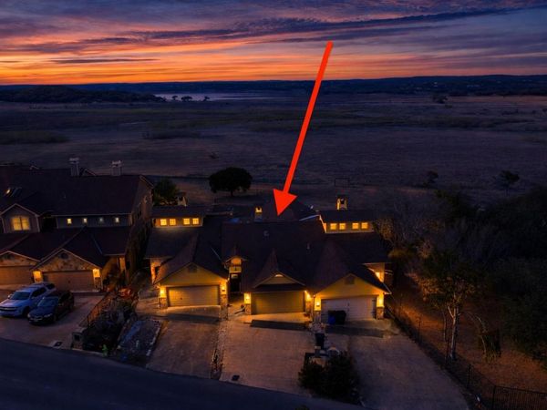 952 Parkview DR, Canyon Lake, TX 78133