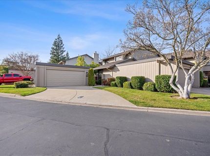 8899 Bluff Ln, Fair Oaks, CA 95628 Photo