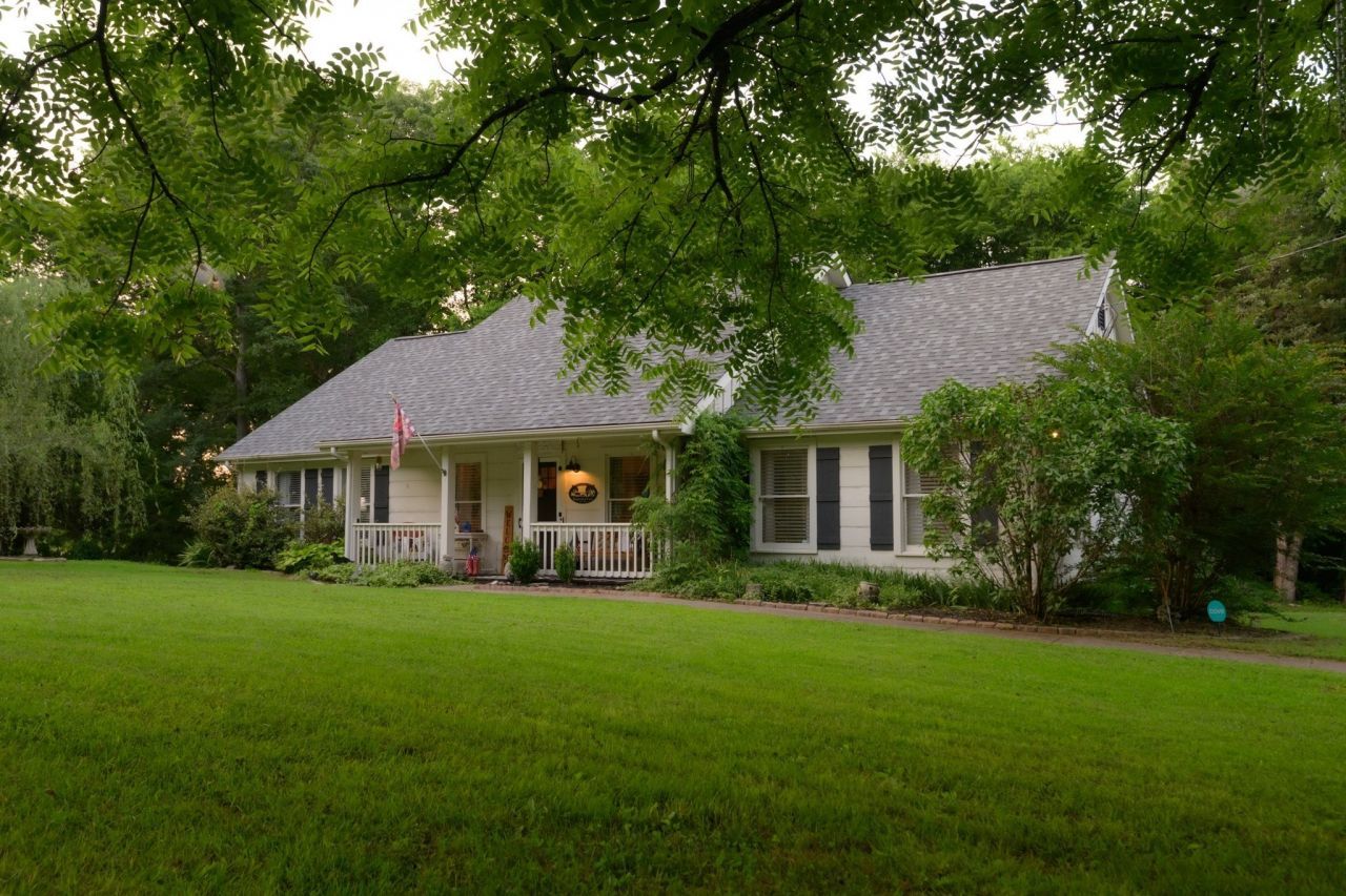 10523 E Lyon Rd, Readyville, TN 37149 Main Photo