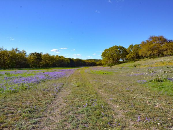 482 Wingert Rd, Junction, TX 76849