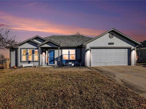 1307 S Huntington Drive, Greenwood, MO 64034