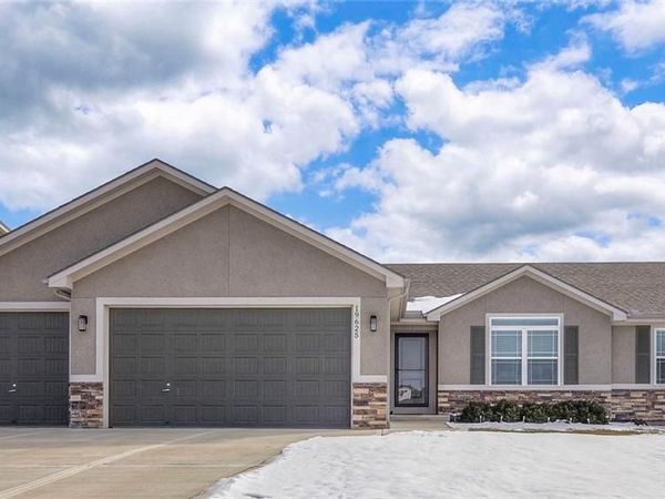 19625 W 197th Street, Spring Hill, KS 66083