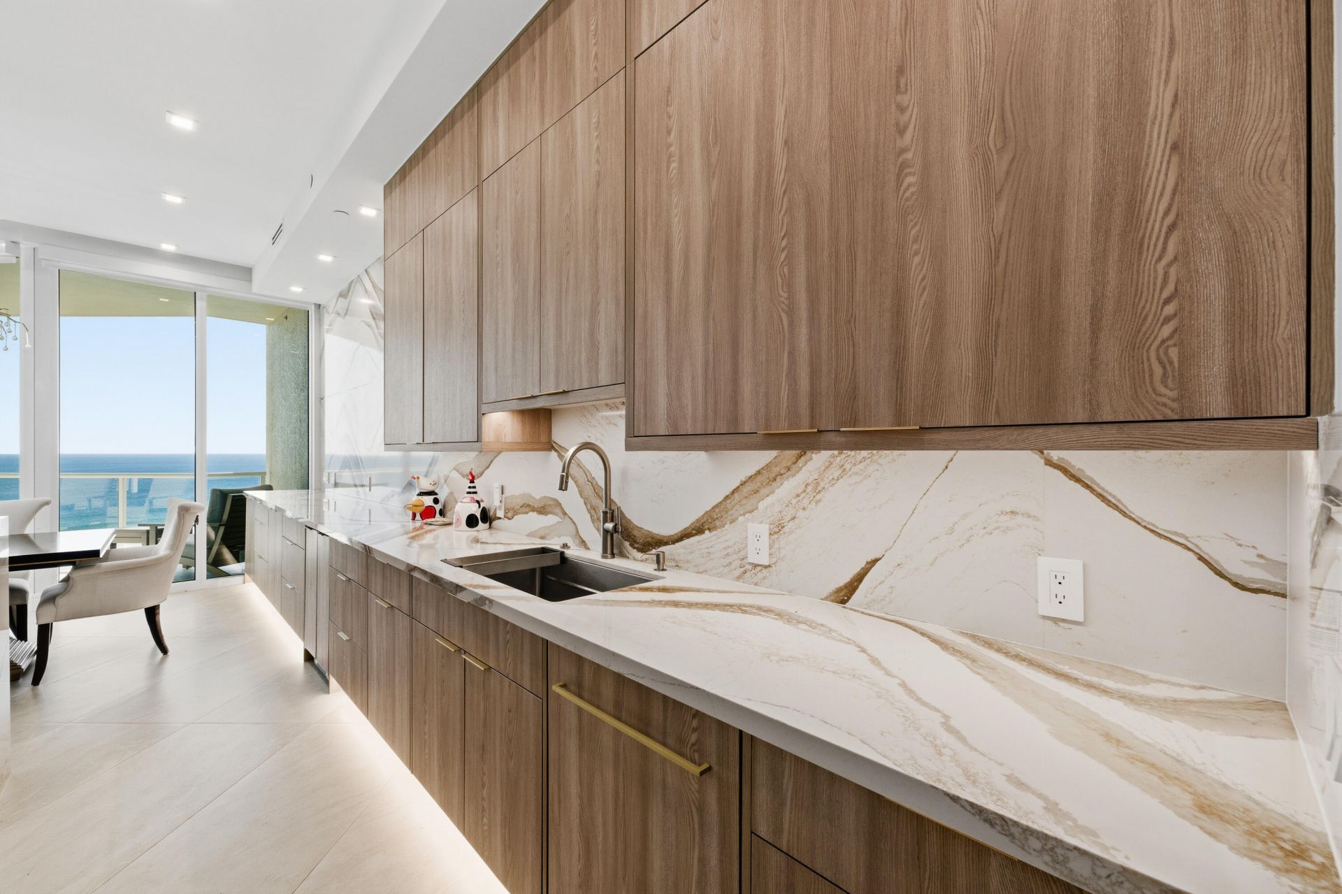 1063 Hillsboro Mile, Unit 807, Hillsboro Beach, FL 33062 Photo