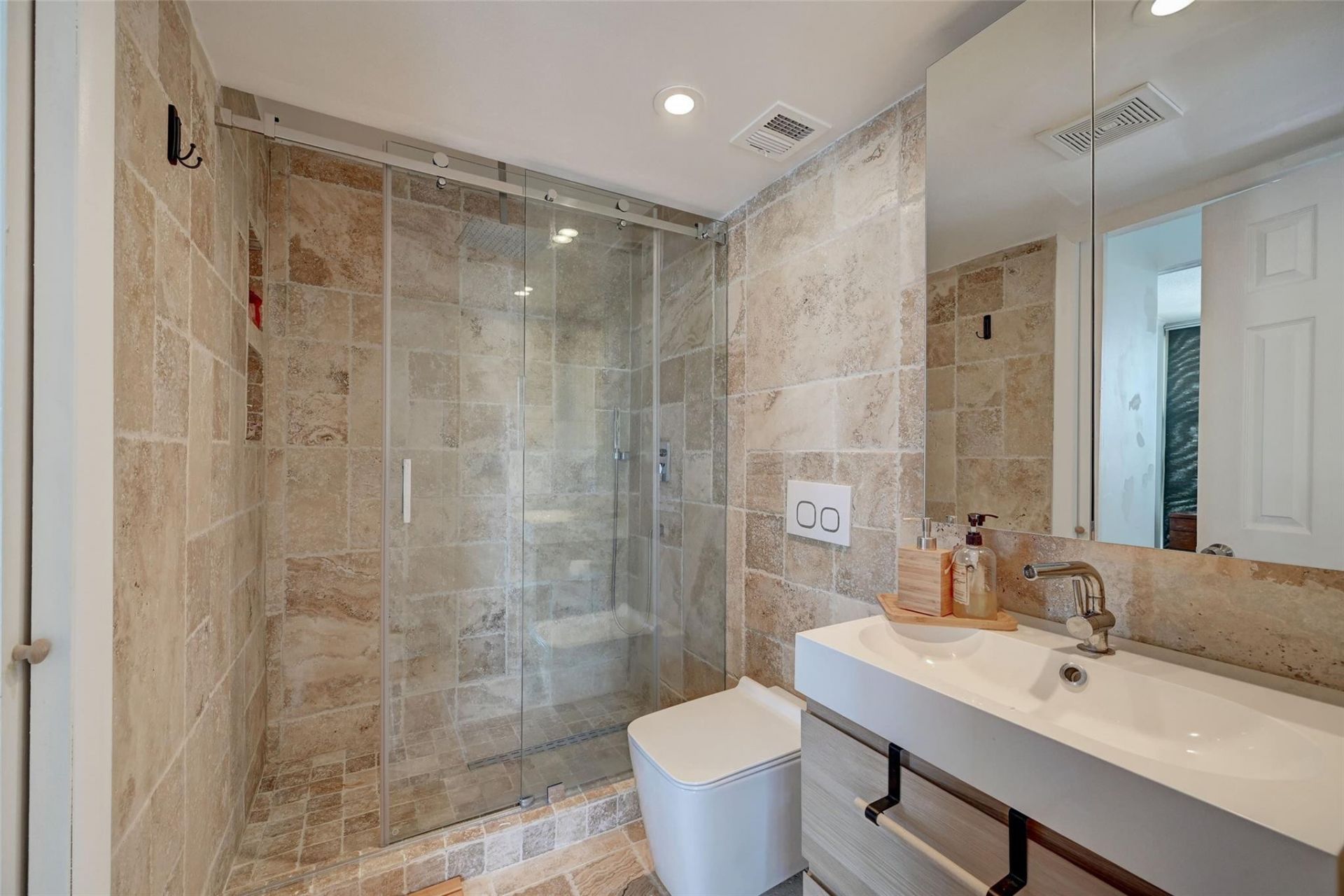 525 N Ocean Boulevard, Unit T-2, Pompano Beach, FL 33062 Photo