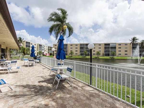 414 SE 10th St, Unit 102, Dania Beach, FL 33004