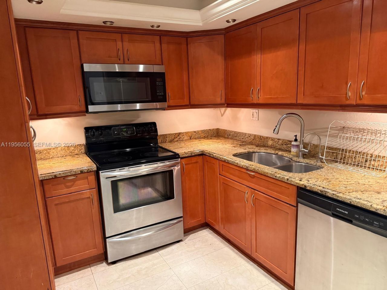 5401 Collins Ave , Unit 107, Miami Beach, FL 33140 Photo