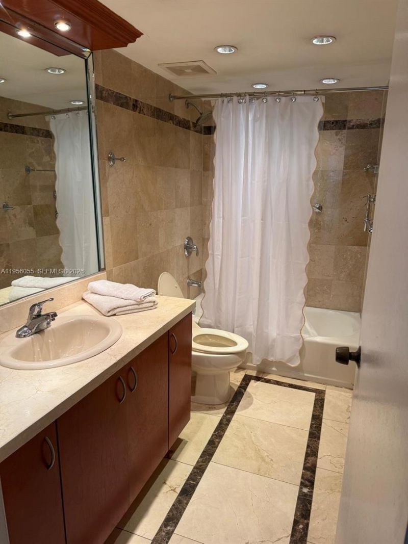 5401 Collins Ave , Unit 107, Miami Beach, FL 33140 Photo