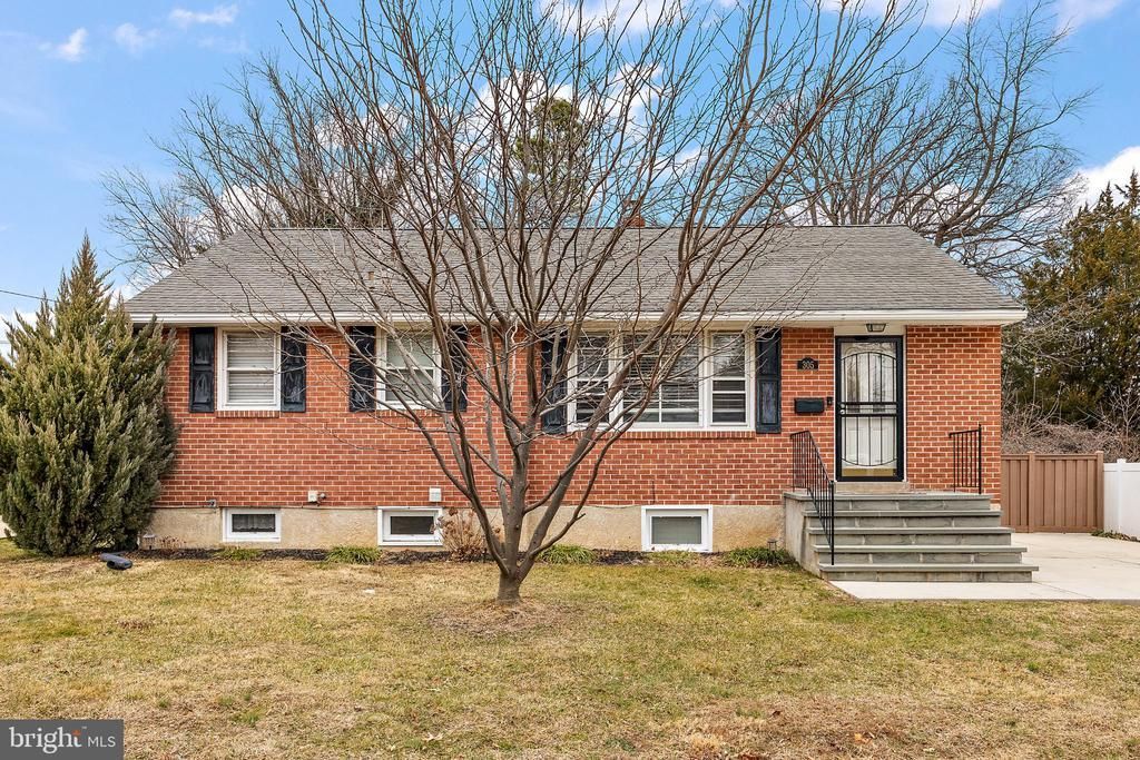 305 W Delaware Avenue, Wilmington, DE 19809 Main Photo