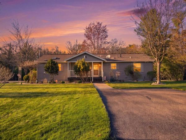 399 Oakbrook Drive, Wisconsin Dells, WI 53965