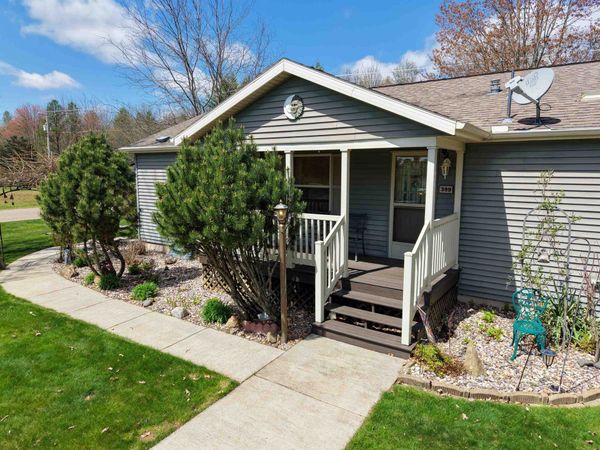 399 Oakbrook Drive, Wisconsin Dells, WI 53965