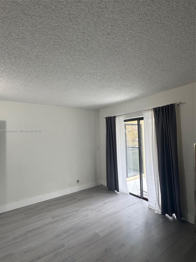 163 Lakeview Dr, Unit 204, Weston, FL 33326 Photo
