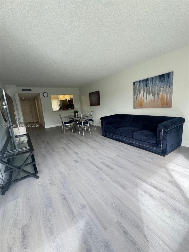 163 Lakeview Dr, Unit 204, Weston, FL 33326 Photo