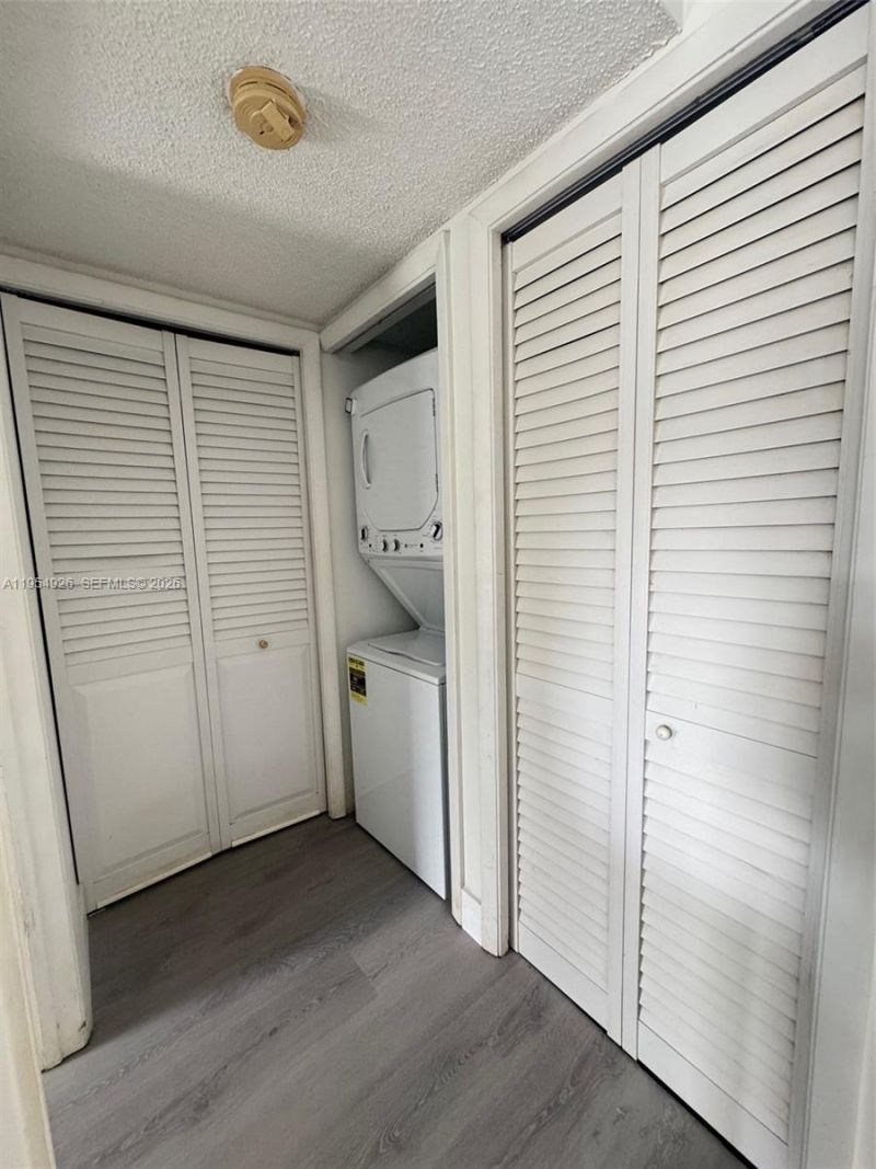 163 Lakeview Dr, Unit 204, Weston, FL 33326 Photo