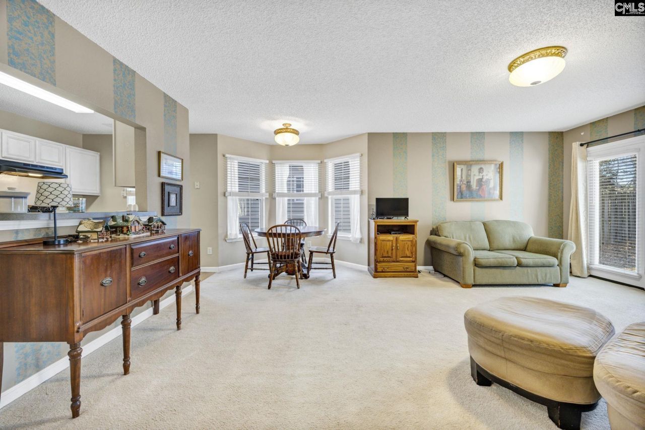 108 Autumn Run Circle E Photo 11