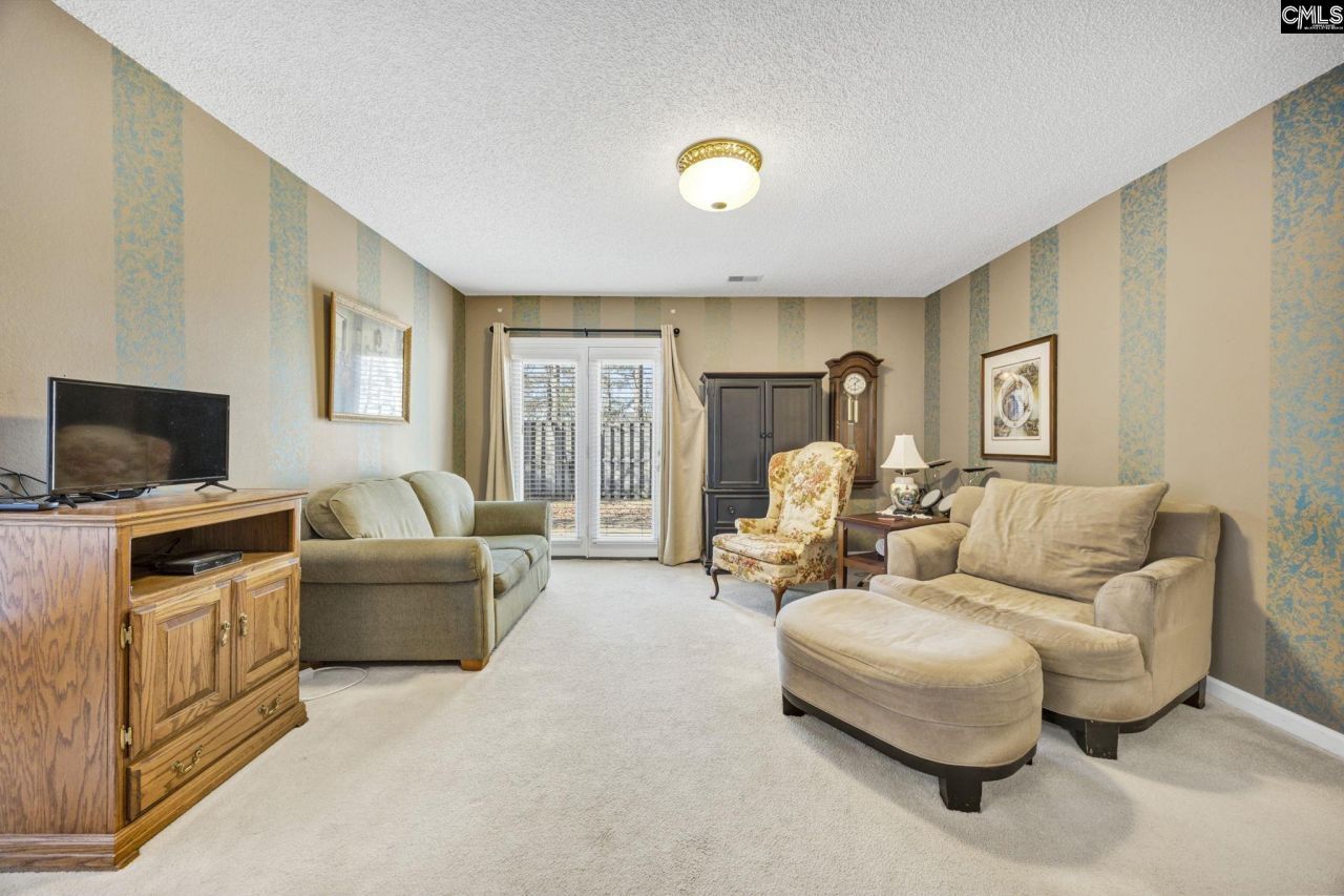 108 Autumn Run Circle E Photo 14