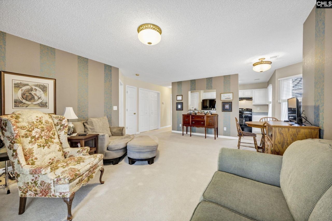 108 Autumn Run Circle E Photo 15