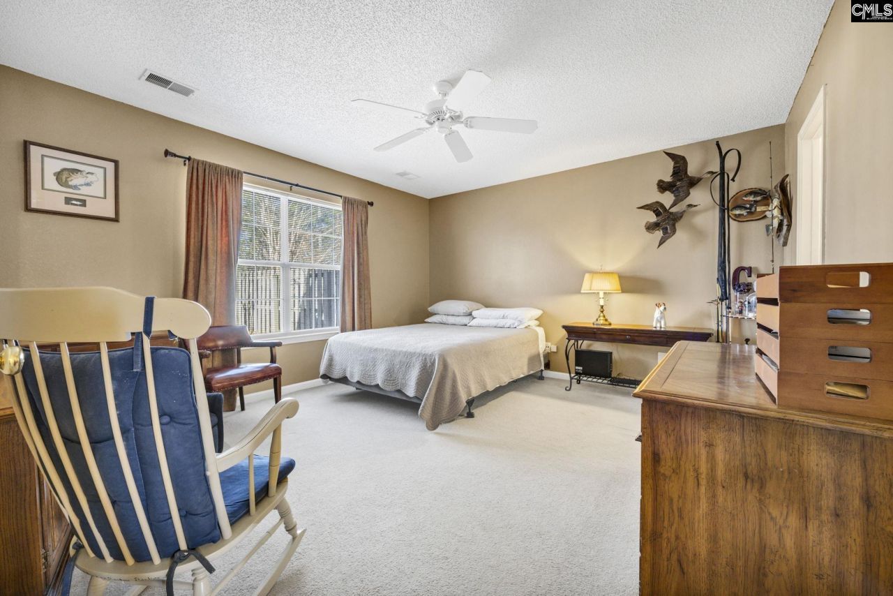 108 Autumn Run Circle E Photo 21