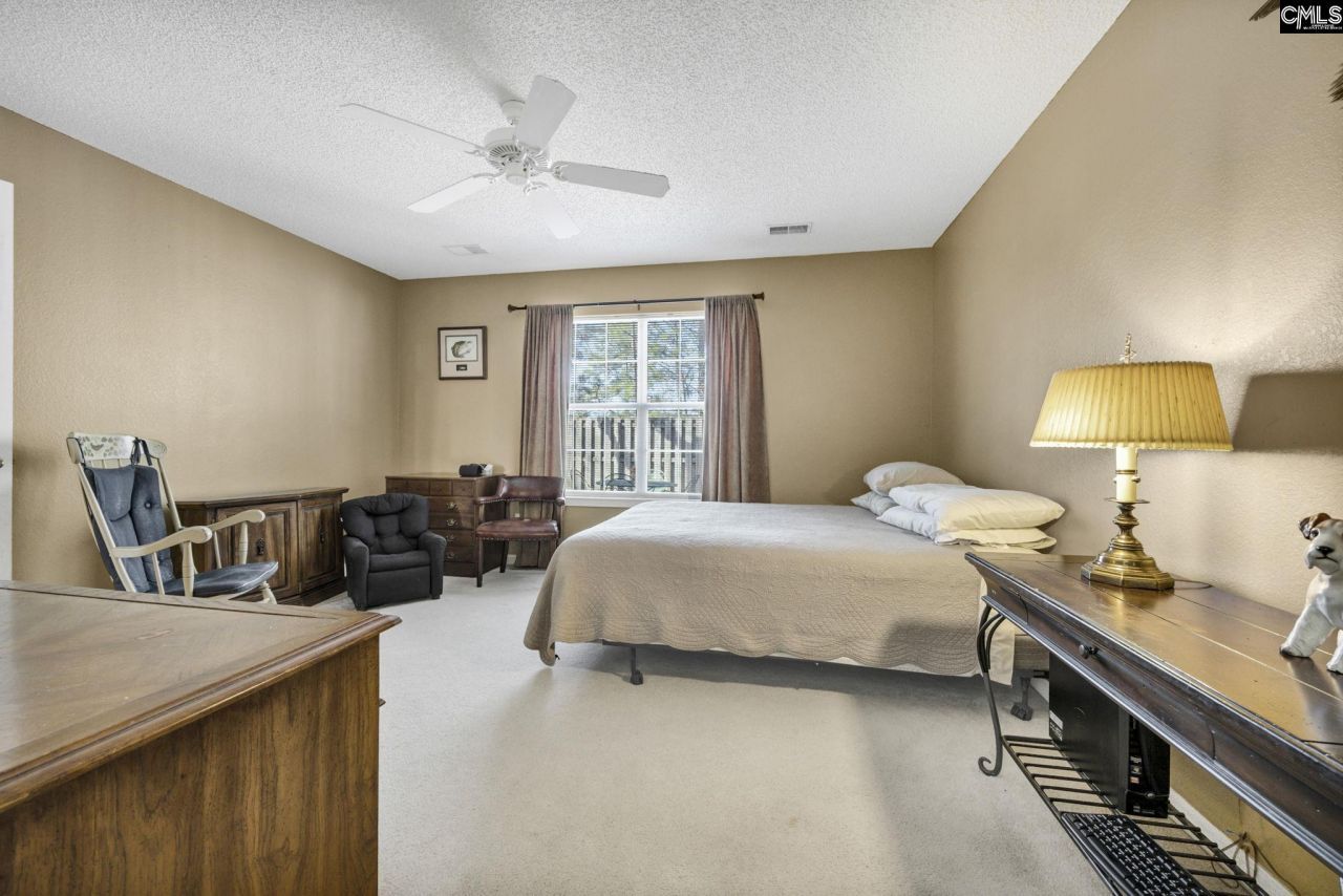 108 Autumn Run Circle E Photo 23