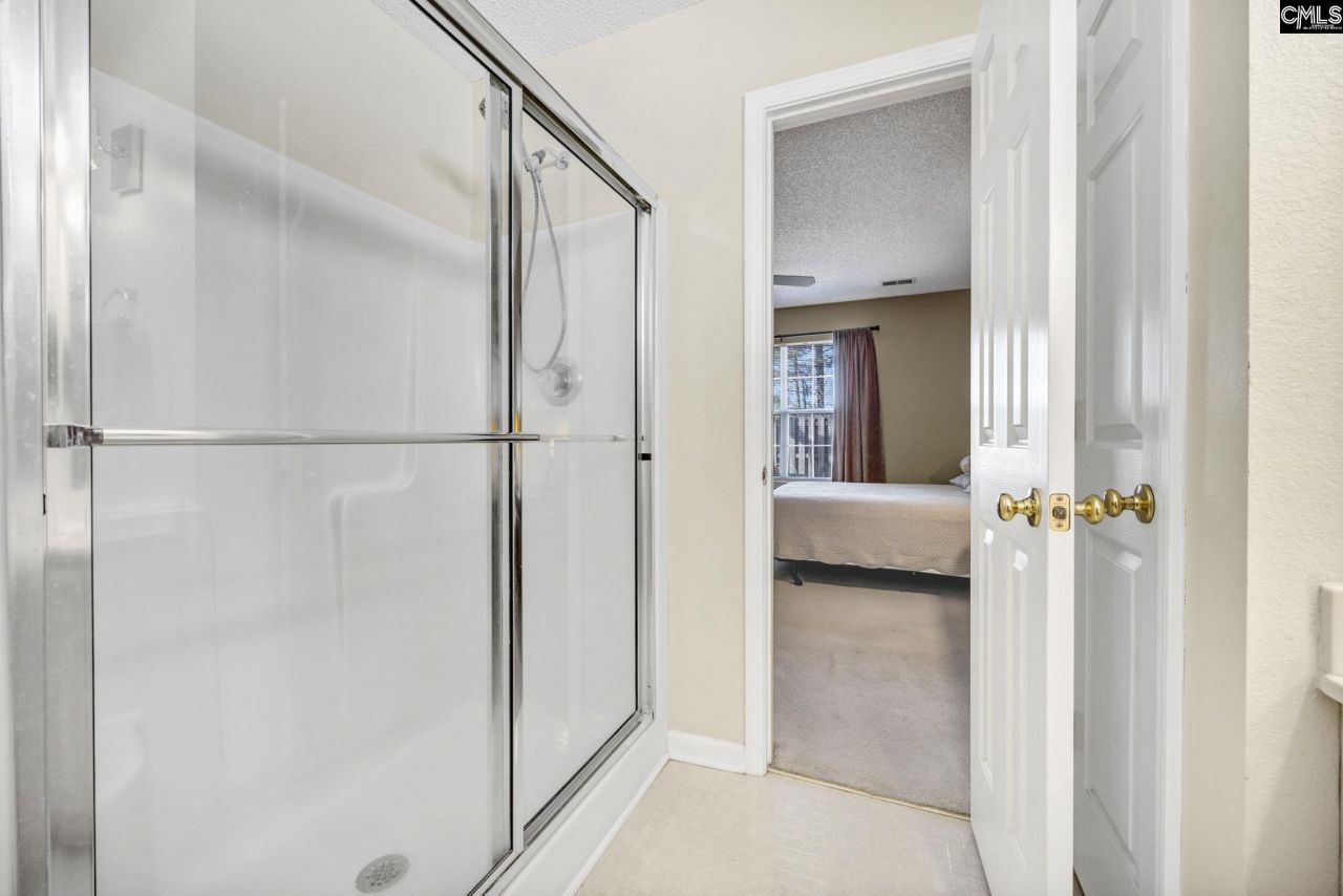 108 Autumn Run Circle E Photo 26