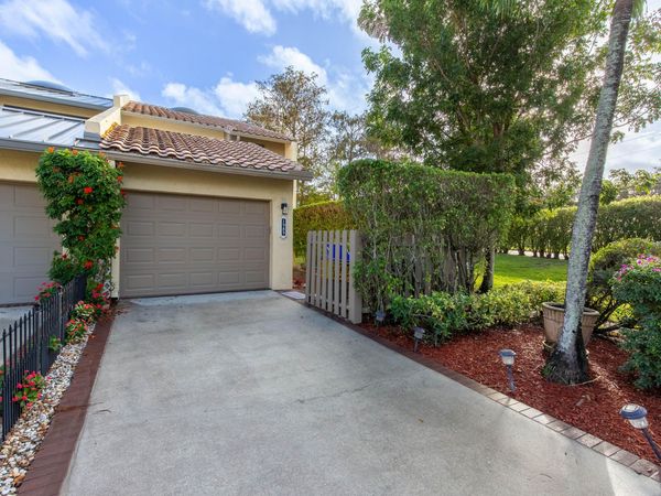 1989 Canterbury Circle, Wellington, FL 33414