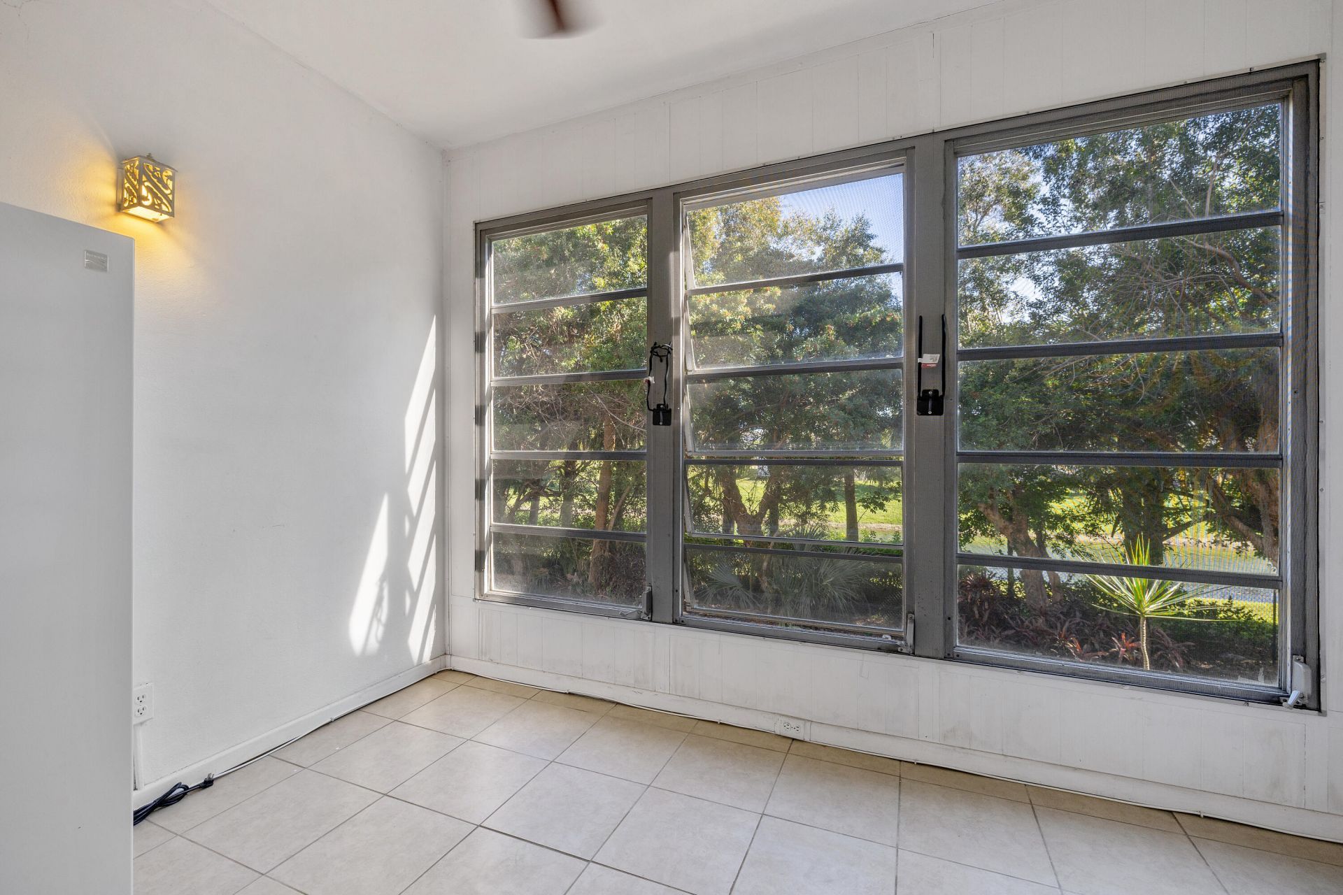 3930 Crystal Lake Drive, Unit 209, Deerfield Beach, FL 33064 Photo