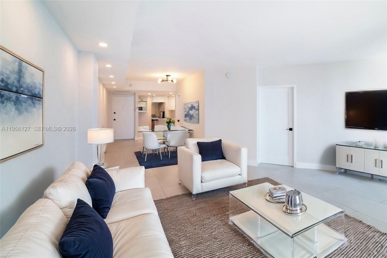 825 Brickell Bay Dr, Unit 1448, Miami, FL 33131 Photo