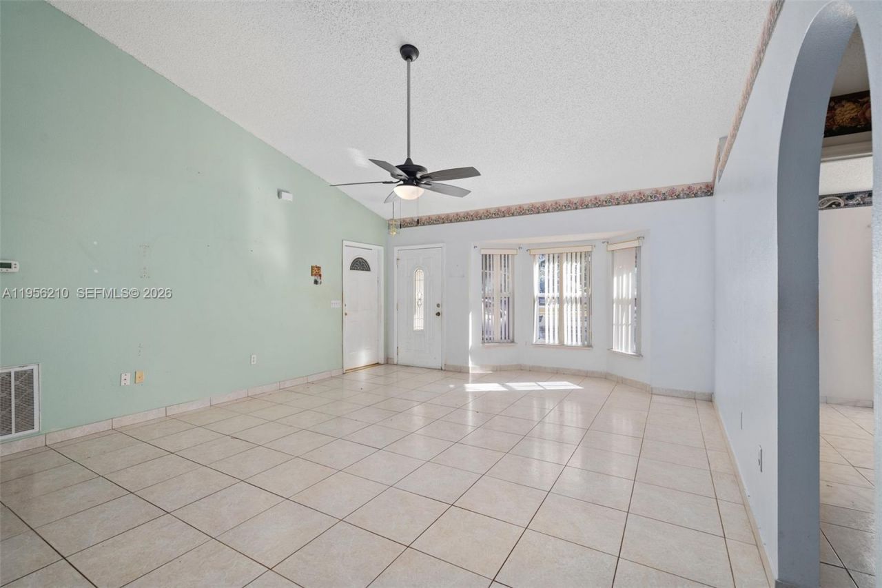 327 Ridge Ct, Apopka, FL 32712 Photo