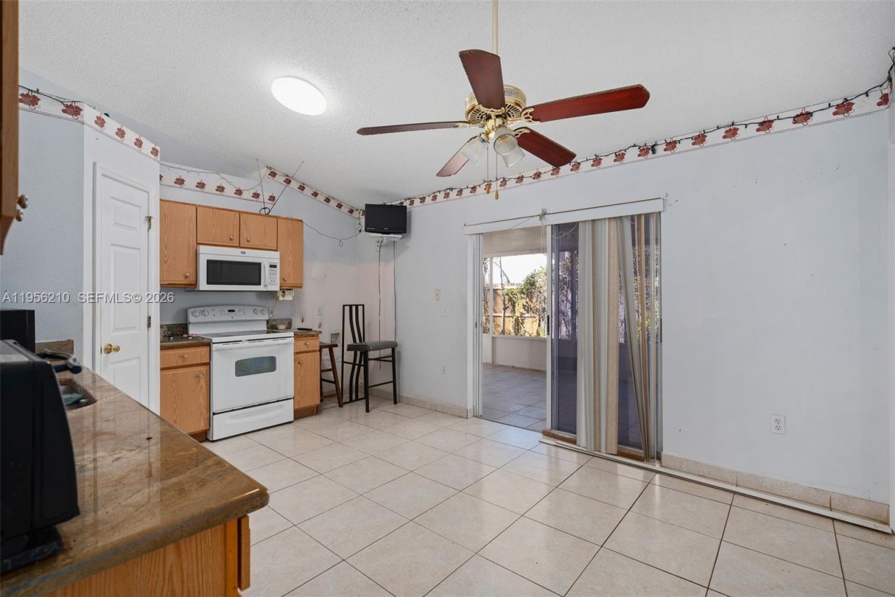 327 Ridge Ct, Apopka, FL 32712 Photo