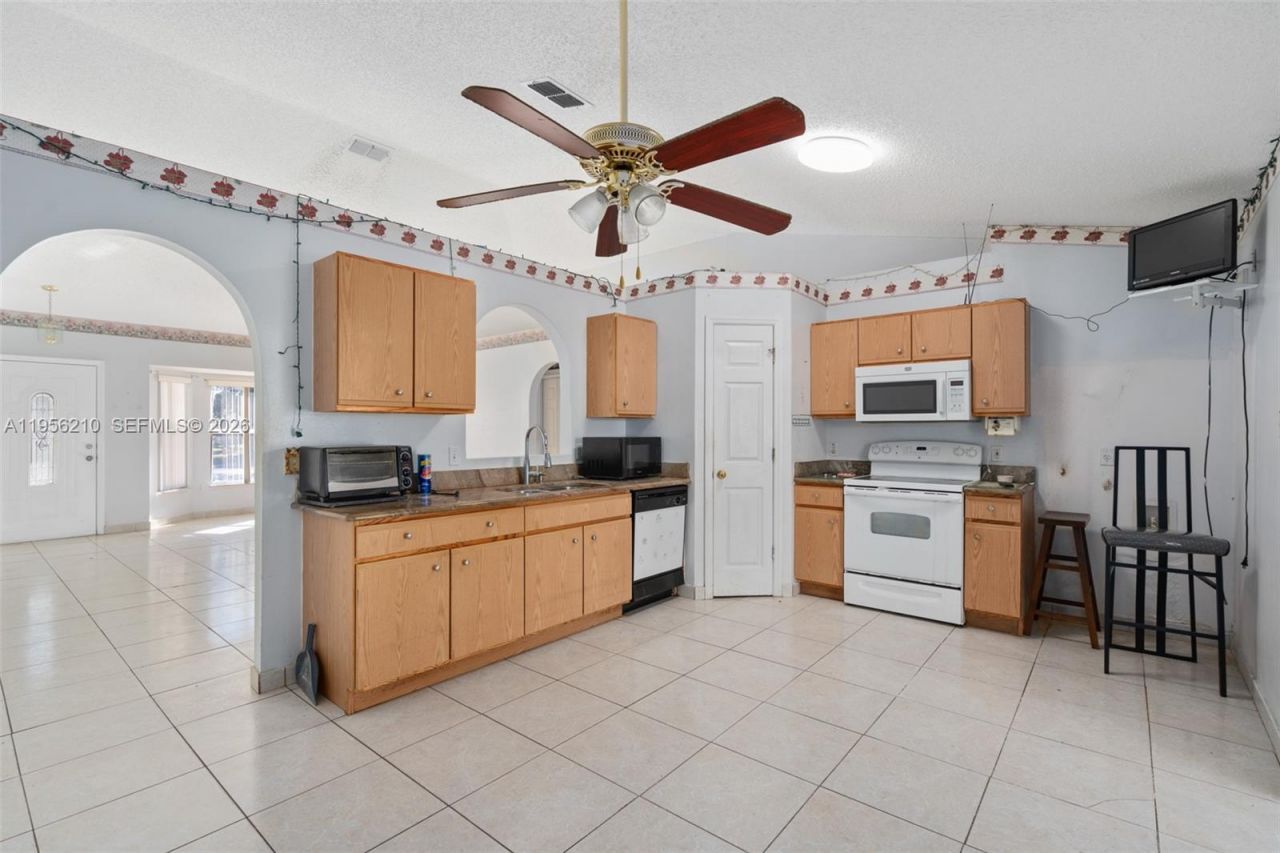 327 Ridge Ct, Apopka, FL 32712 Photo