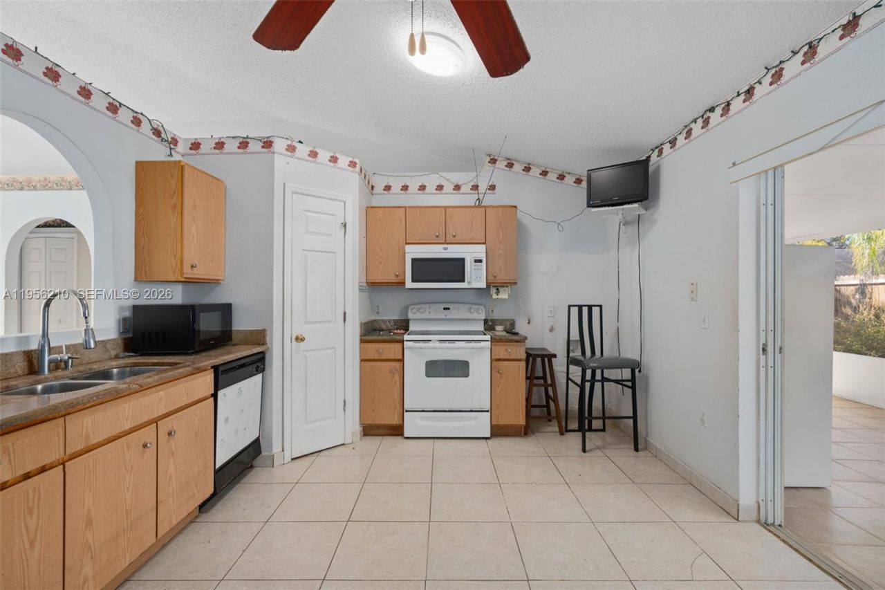 327 Ridge Ct, Apopka, FL 32712 Photo