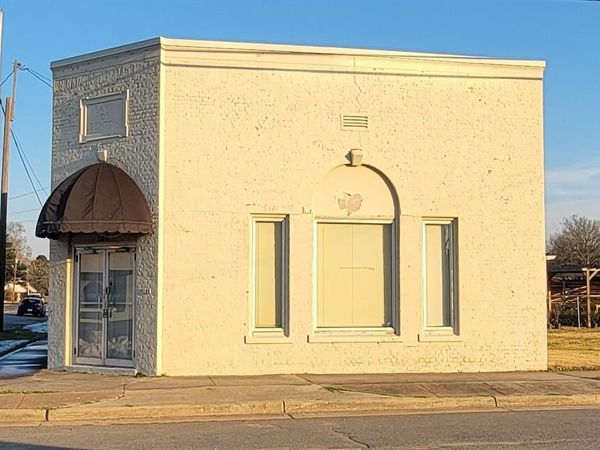 100 5th Street , Benton, LA 71006