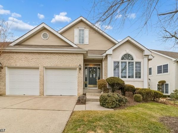 4 Trent Rd, Monroe, NJ 08831