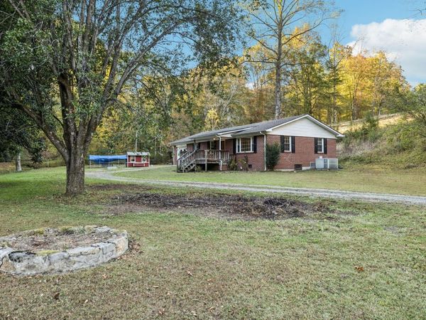 401 McClure St , Red Boiling Springs, TN 37150