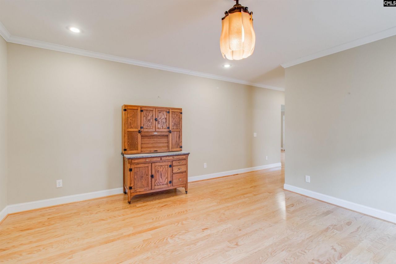 223 Faversham Lane  Photo 14