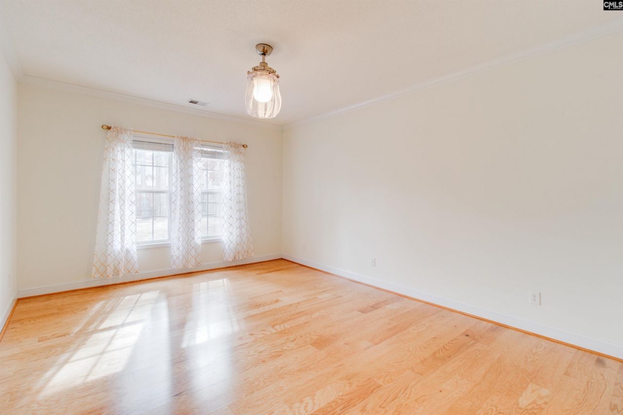 223 Faversham Lane  Photo 17