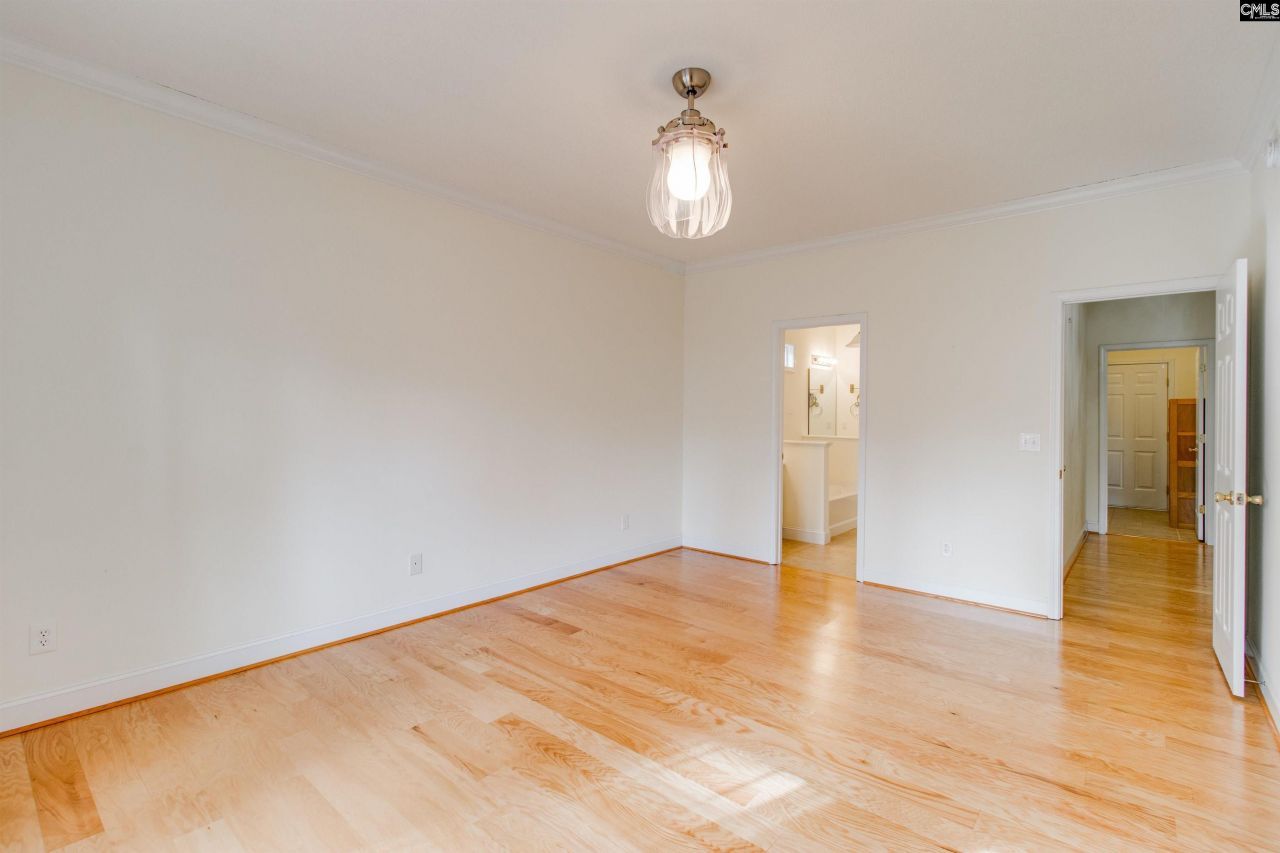 223 Faversham Lane  Photo 18