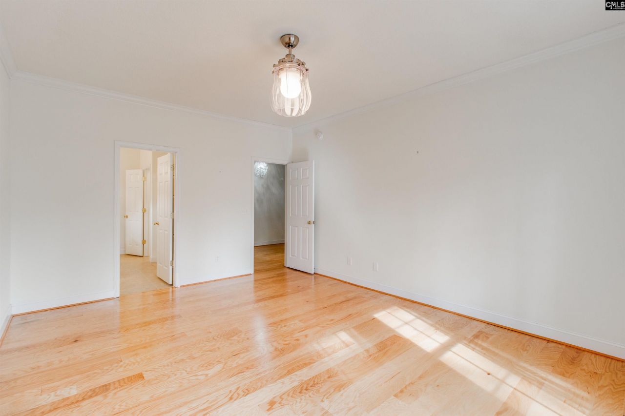 223 Faversham Lane  Photo 19