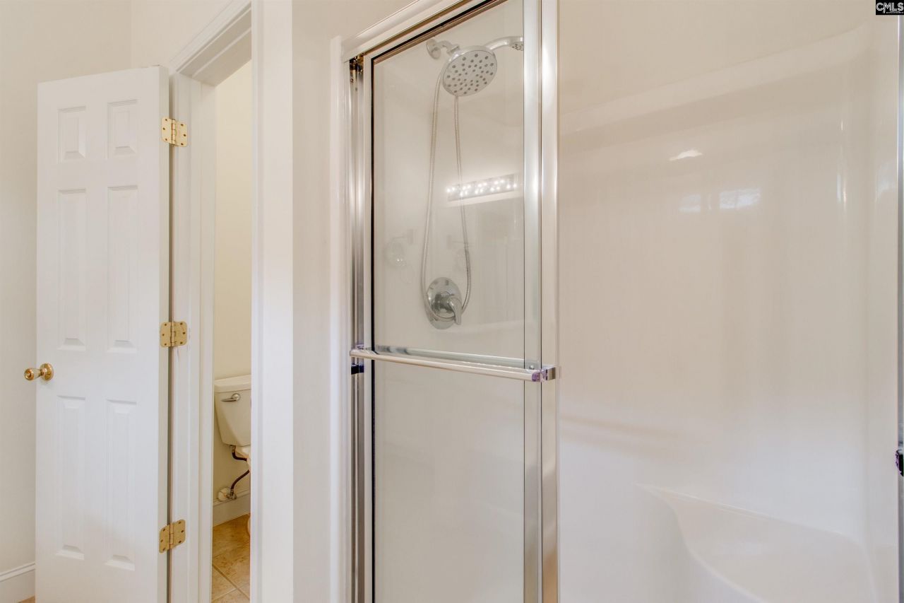 223 Faversham Lane  Photo 21