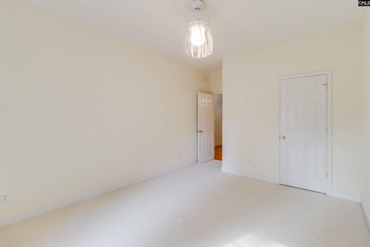 223 Faversham Lane  Photo 26