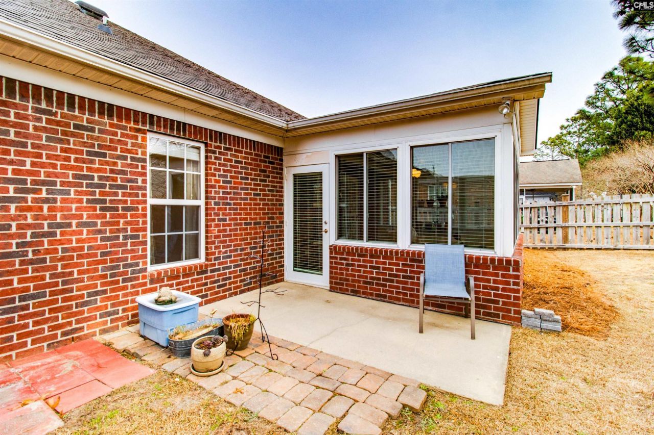 223 Faversham Lane  Photo 31