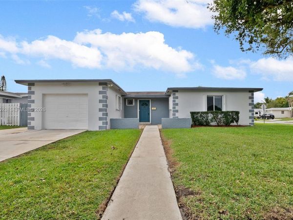6572 SW 8th Ct, North Lauderdale, FL 33068