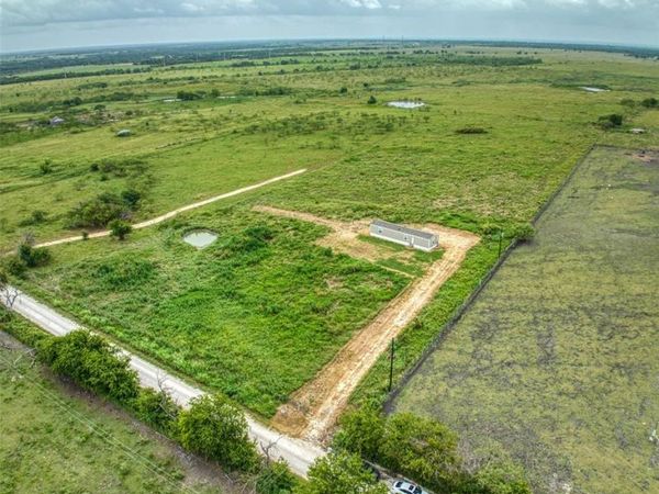 11933 County Road 2170, Barry, TX 75102