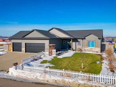 337 6th Street SE, Dover, MN 55929