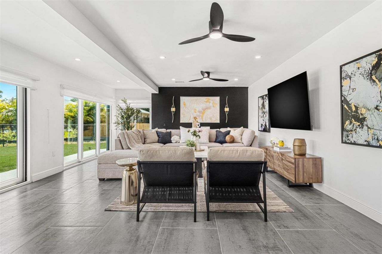 380 Colony Point Road S, Saint Petersburg, FL 33705 Photo